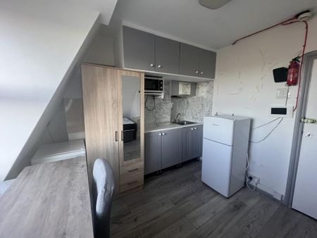 Studio to rent - Photo 3