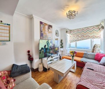 Harwoods Road, WATFORD - Photo 3