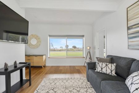 A Riverside Stunner! - Photo 2