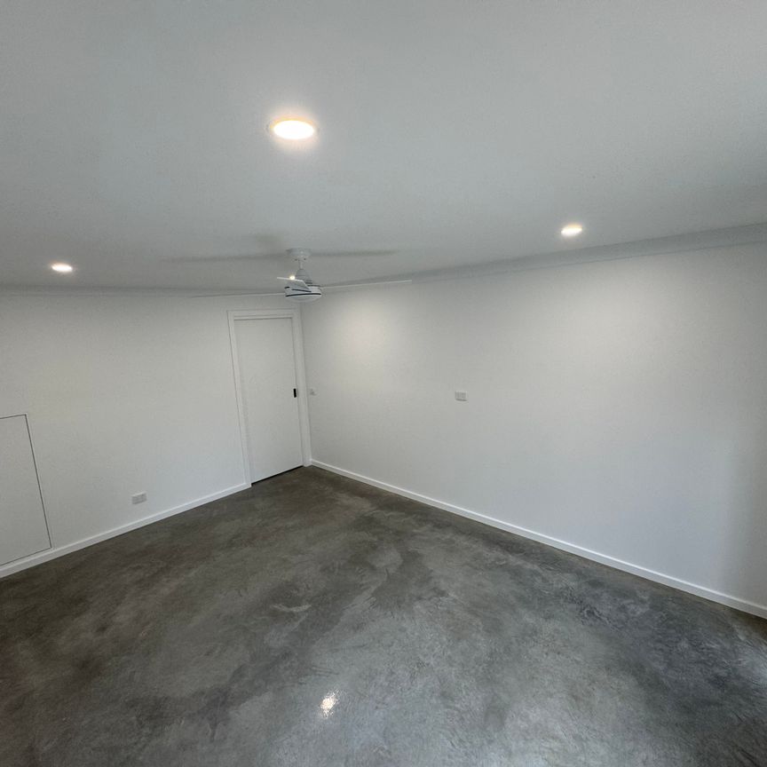 Great Family Home In Sought After Easst Albury - Photo 1