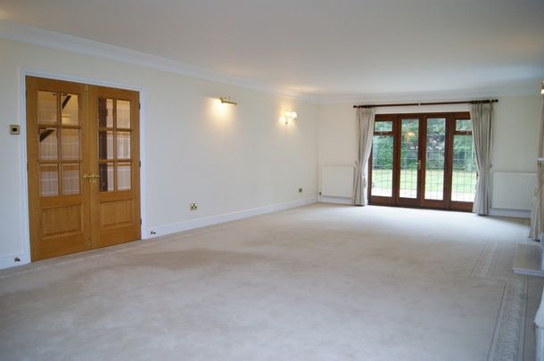 Portland Park, Gerrards Cross, Buckinghamshire,SL9 - Photo 1