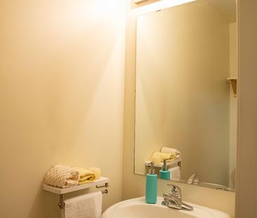 For Lease - 1159 Mcdowell Crescent, Milton, Ontario - Photo 2