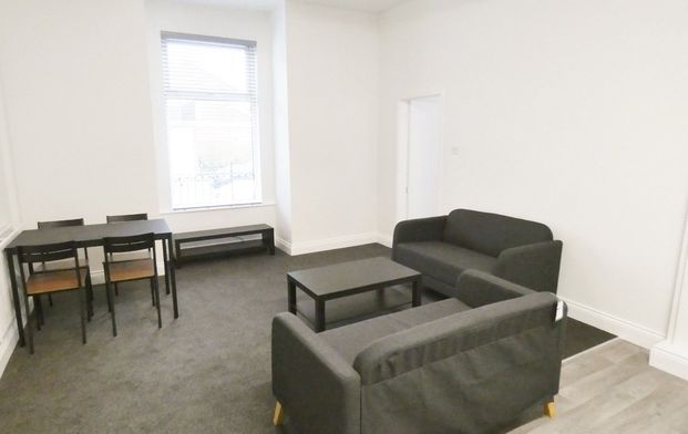 Holmfield Road, Preston - Photo 1