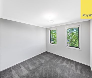 NEAR NEW LARGE HOME IN NEW ESTATE AREA! READY TO MOVE IN! - Photo 3