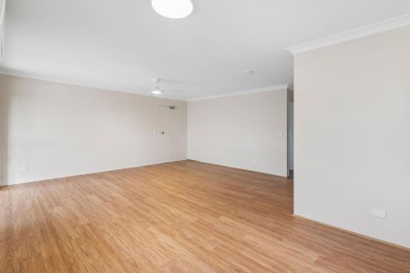 "Style, Space, and the Ultimate Coorparoo Convenience." - Photo 2