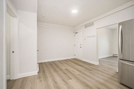 For Lease - 484 Queen Mary Street Unit# 1, Overbrook - Castleheights and Area, Ontario - Photo 4