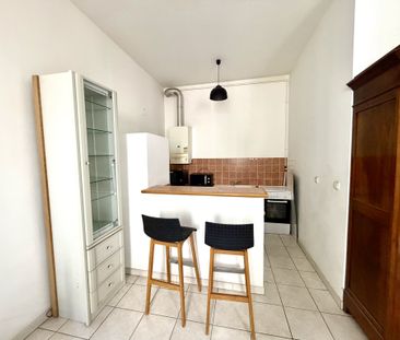 Location Appartement 2 pièces 50m² NIMES 30000 - Photo 6