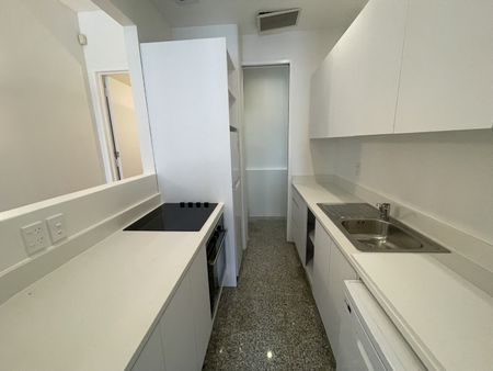 Renovated Character Apartment - Photo 2