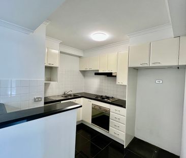 Spacious 1-Bedroom Apartment in the Heart of Sydney CBD with Balcon... - Photo 6