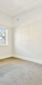 Modern and Stylish One-Bedroom Apartment in the Heart of Newtown! - Photo 3