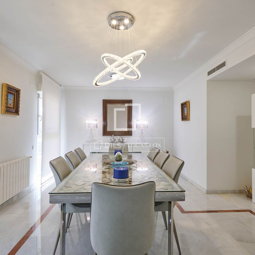 Spectacular apartment to rent in a stately building on Calle Colón - Photo 1