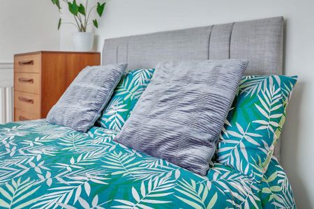 4 bedroom terraced house to rent - Photo 3