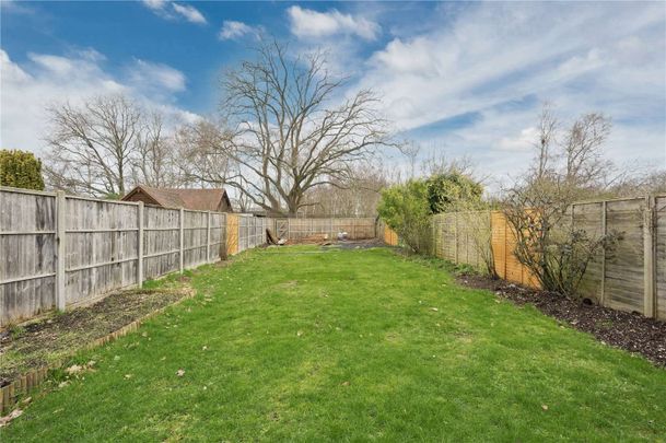 A beautifully presented four bedroom terraced home offering generous accommodation arranged over three floors, ideally located in the heart of Send, within easy reach of Woking and Guildford - Photo 1