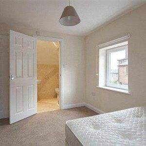 1 bedroom semi-detached house to rent - Photo 2