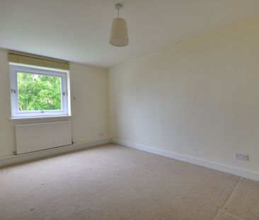 2 Bedroom Flat/Apartment to rent - Photo 3