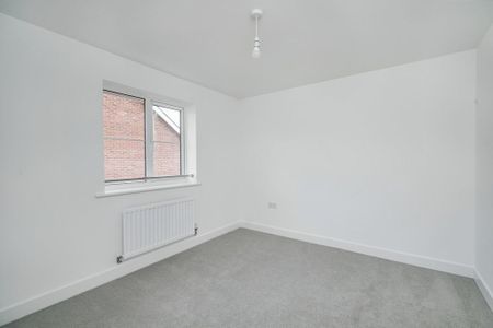 4 bedroom detached house to rent - Photo 5