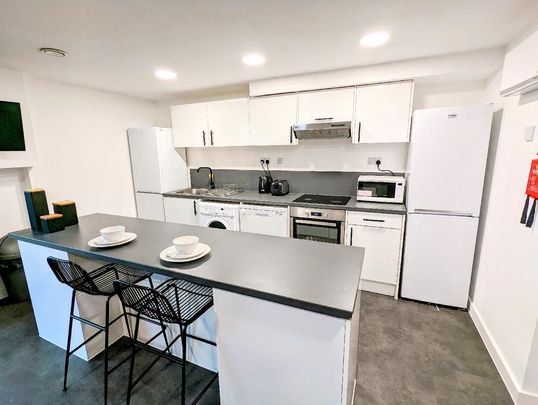 1 bedroom in a house share to rent - Photo 1
