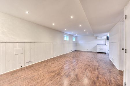 Maison de plain-pied à louer - Laval (Chomedey) (Place Renaud) - Photo 2