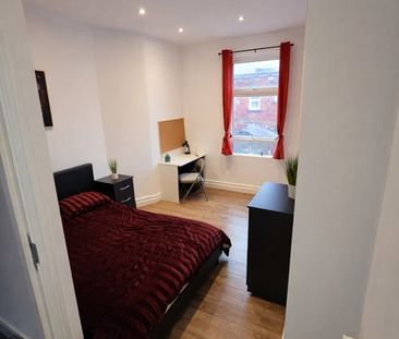 Room in a Shared House, Headingley Avenue, LS6 - Photo 4