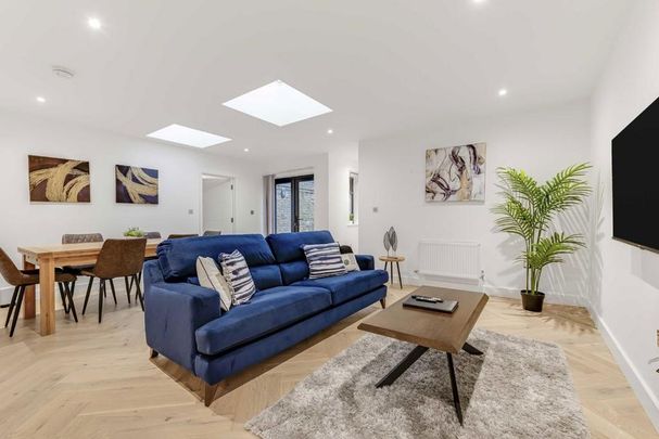 2 bedroom flat to rent - Photo 1