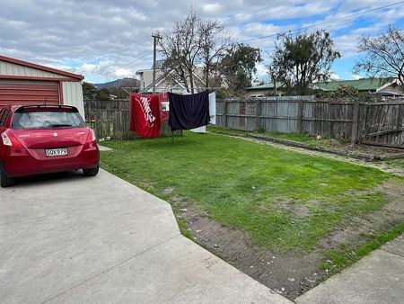 A home with 3 bedroom and a versatile sunroom. - Photo 3