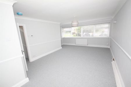 3 bedroom maisonette to rent - Photo 2