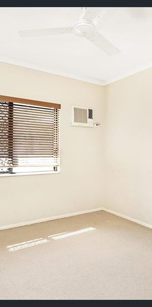 Spacious Ground Floor Unit - Photo 1