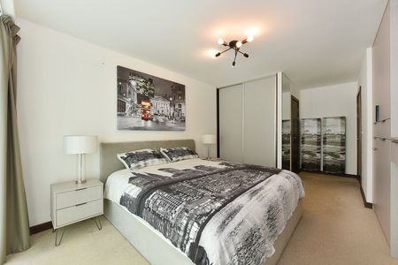 2 Bed Flat, Orbis Wharf, SW11 - Photo 5