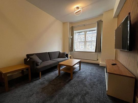 2 bedroom private hall to rent - Photo 1