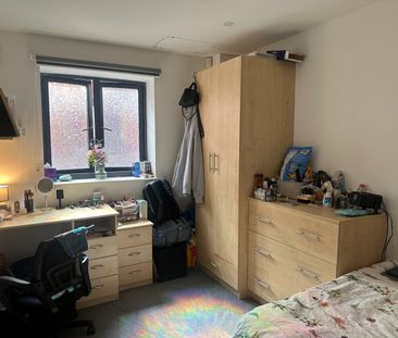 Room in a Shared Flat, Mary Page House, S1 - Photo 4