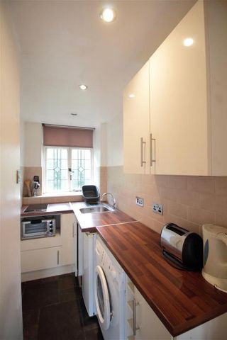 Studio to rent - Photo 3