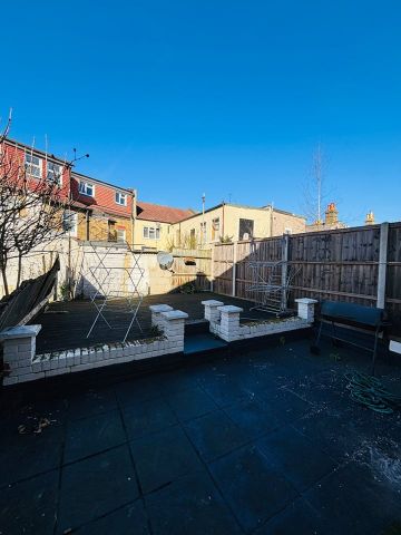 Room in a Shared House, Spacious En-Suite Room In Streatham, SW16 - Photo 3