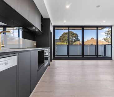 335/81 Cooyong Street, Reid - Photo 2