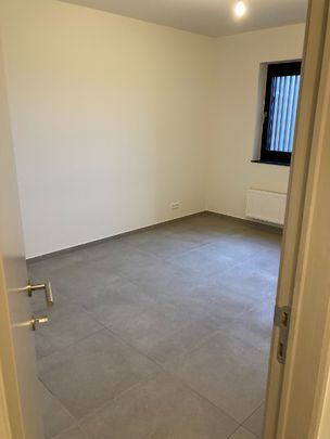 2 slaapkamer app met ruim terras en carport - Photo 1