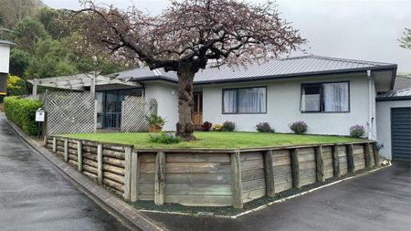 Large Family Home - Photo 3