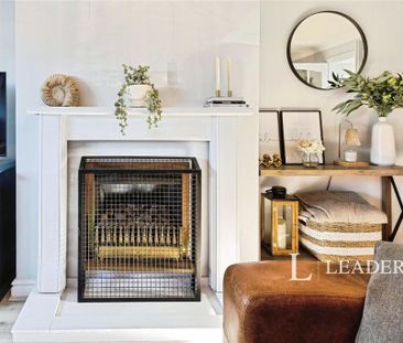 4 bedroom semi-detached house to rent - Photo 6