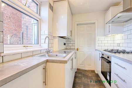 2 bedroom end of terrace house to rent - Photo 3