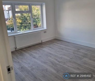6 bedroom semi-detached house to rent - Photo 3