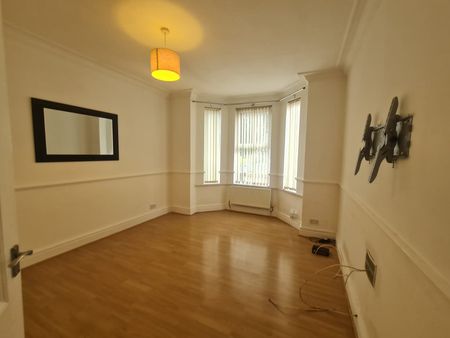 One bedroom Flat - Photo 3