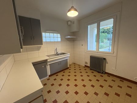 Location Maison 5 pièces 138m² AGEN 47000 - Photo 3