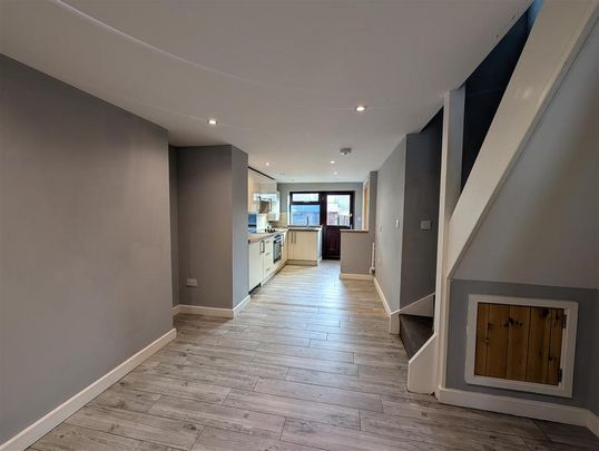 2 bedroom terraced house to rent - Photo 1