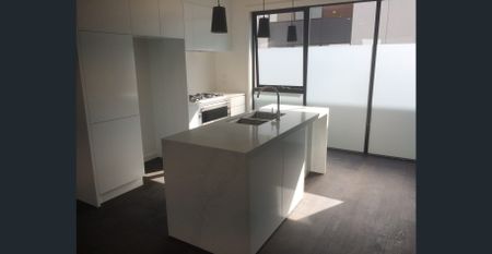 STUNNING, MODERN, CITY FRINGE - Photo 3