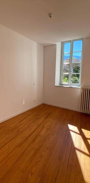 Location appartement rénové 2 pièces 33.22 m² à Die (26150) 4 - Photo 1