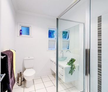 23 Newcastle Street, Fairfield QLD 4103 - House For Rent - $750 | D... - Photo 4