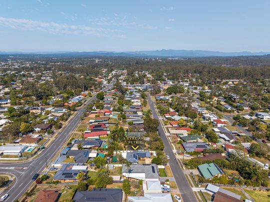 5 Eyre Avenue, Petrie QLD 4502 - House For Rent - $800 | Domain - Photo 1