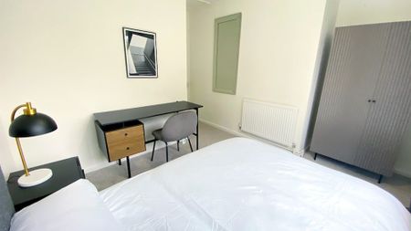 4 Bed Terraced House, Metchley Drive, B17 - Photo 2