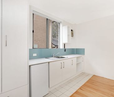 ULTRA CONVENIENT STUDIO WITH PARKING - Photo 2