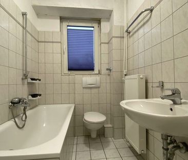 Zum 01.12: Single-Wohnung in Düsseldorf-Eller - Photo 1