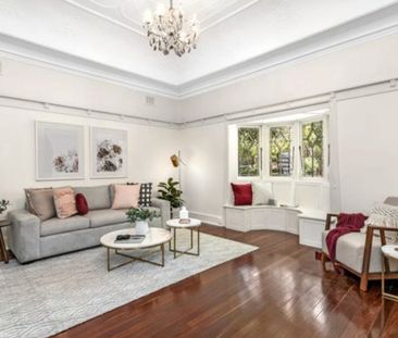 Family house presents a superb lifestyle proposition in a premier l... - Photo 1
