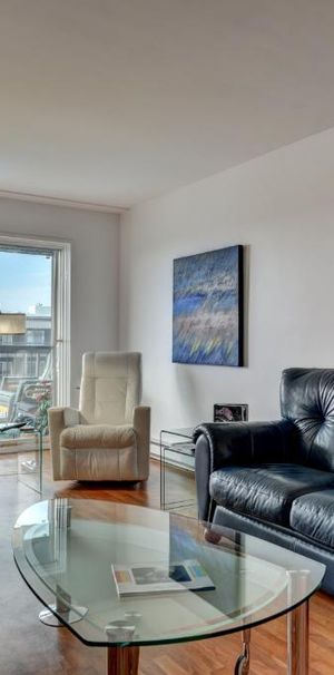 GRAND 4 ½ UNITÉ DE COIN À CHARLESBOURG - AU DERNIER ÉTAGE 1365$/MOIS TOUT INCLUS! POUR JUILLET - Photo 1